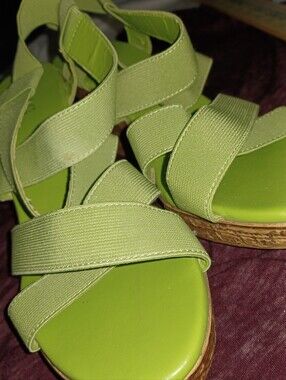 Max Rave Y2K Lime strappy wedge sandals size 9